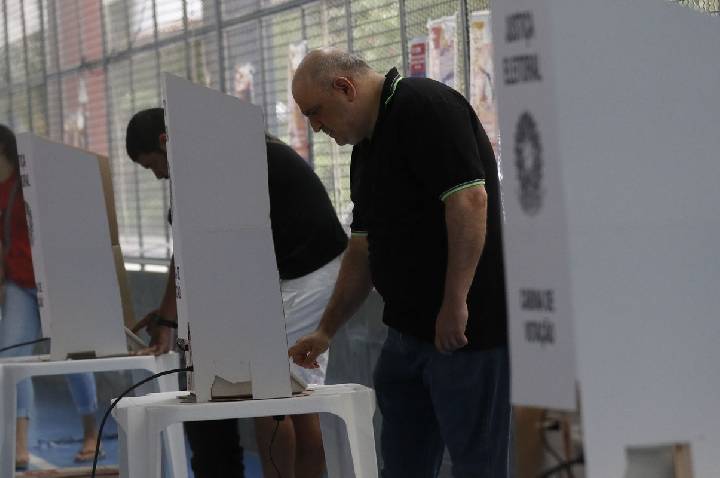 Idosos votam primeiro: conheça outros eleitores com prioridade 