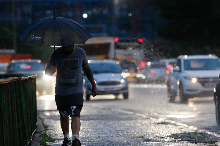 Inmet prevê final de semana de chuvas nas regiões Sul e Sudeste