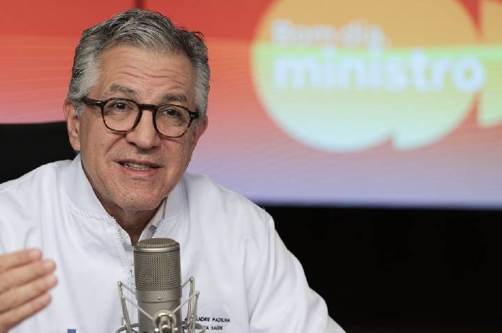PF desmente Veja e Padilha aciona Justiça sobre fake news contra Lula