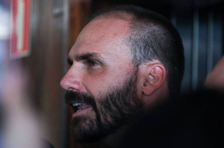 Primeira Turma do STF mantém condenação de Eduardo Bolsonaro 