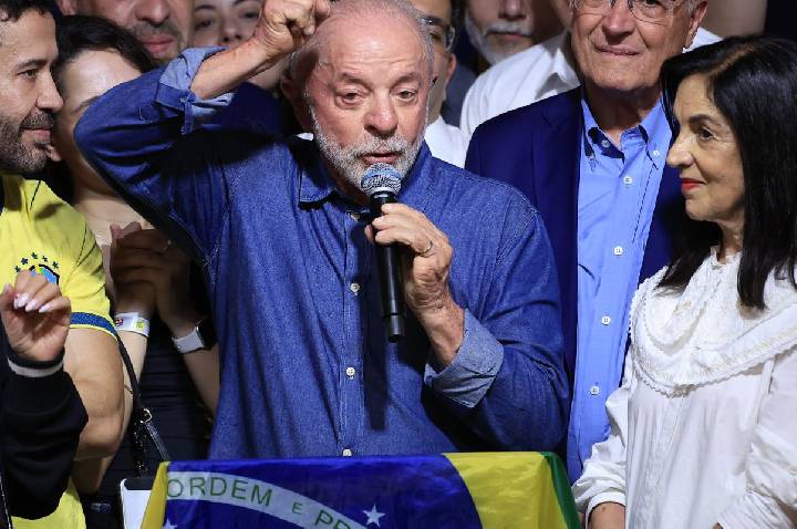 “Vamos mudar o jeito de governar este país”, diz Lula