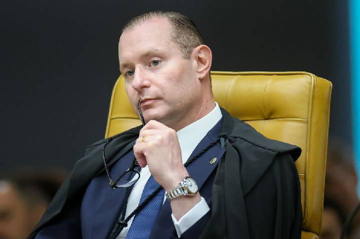Zanin: não dá para investigar Moraes sem julgar atos de Mendonça
