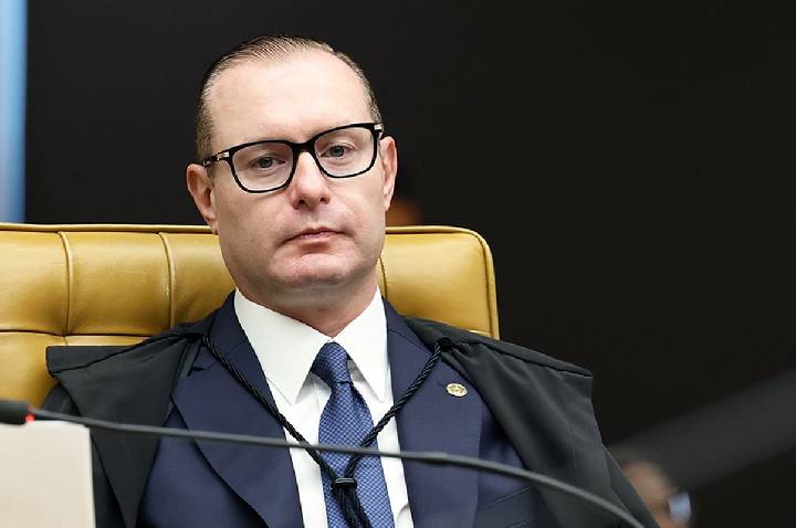 Zanin pede manifestação da Anatel sobre acesso à internet nas eleições