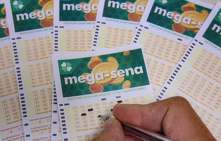 Mega-Sena acumula e prêmio principal vai para R$ 40 milhões