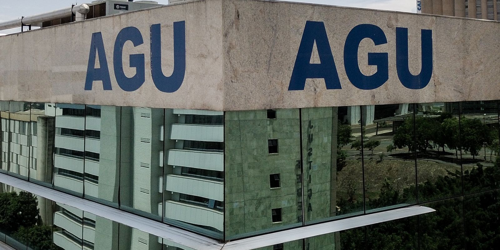 AGU busca recuperar R$ 190 milhões de integrantes do PCC e do CV 